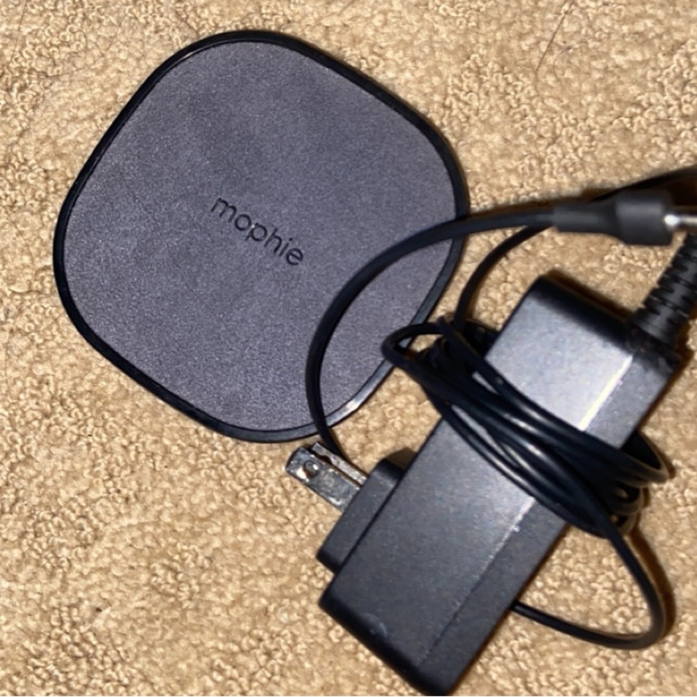 Mophie 15W phone charger